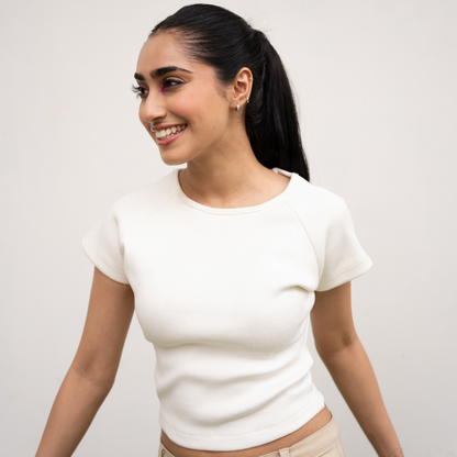 White Round Neckline Short Sleeve Ribbed Tee