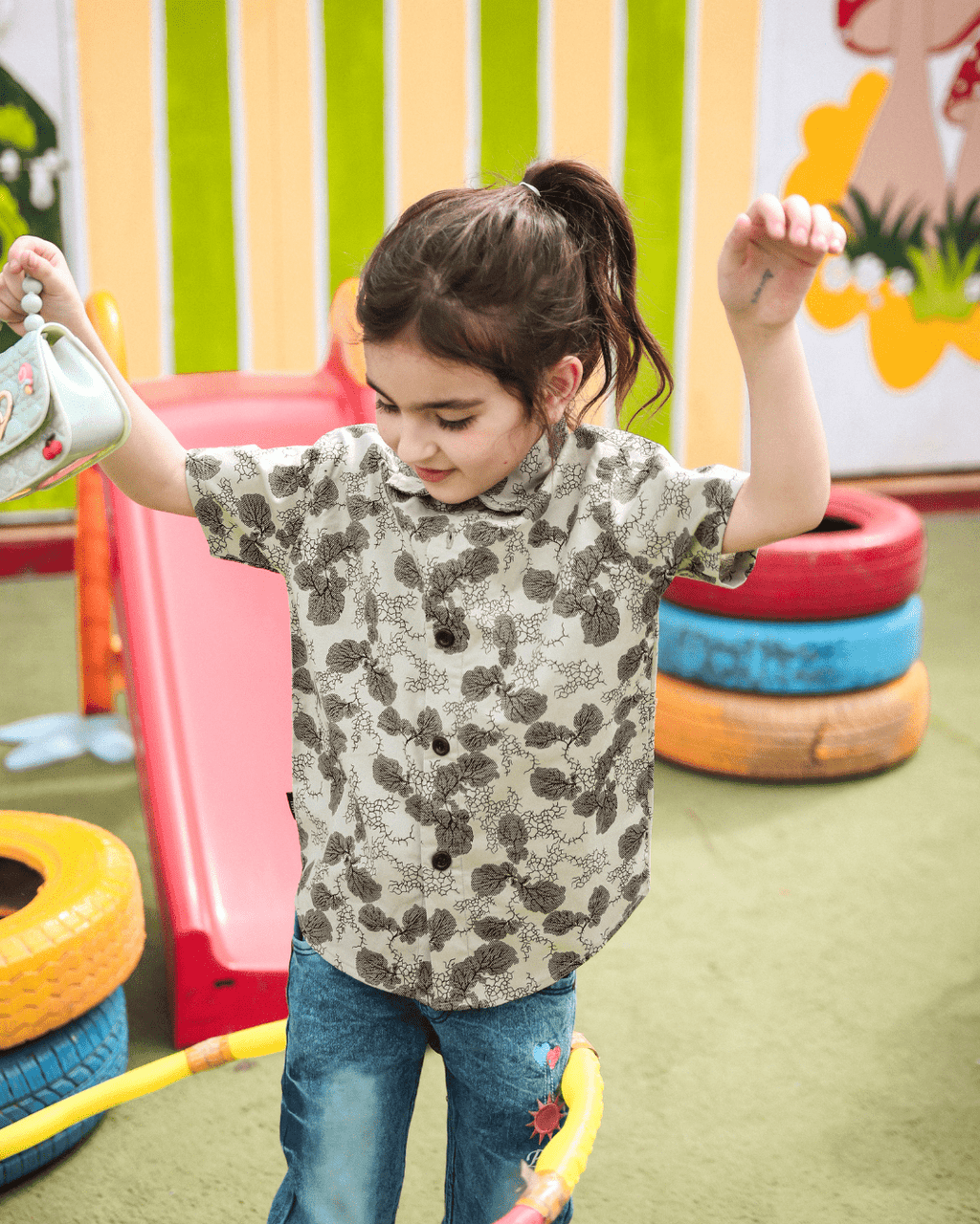 Green Patterned Short - Sleeves Unisex Kids Collared Shirt 3 - 6 Months - Premium Unisex | LEKSI Pakistan
