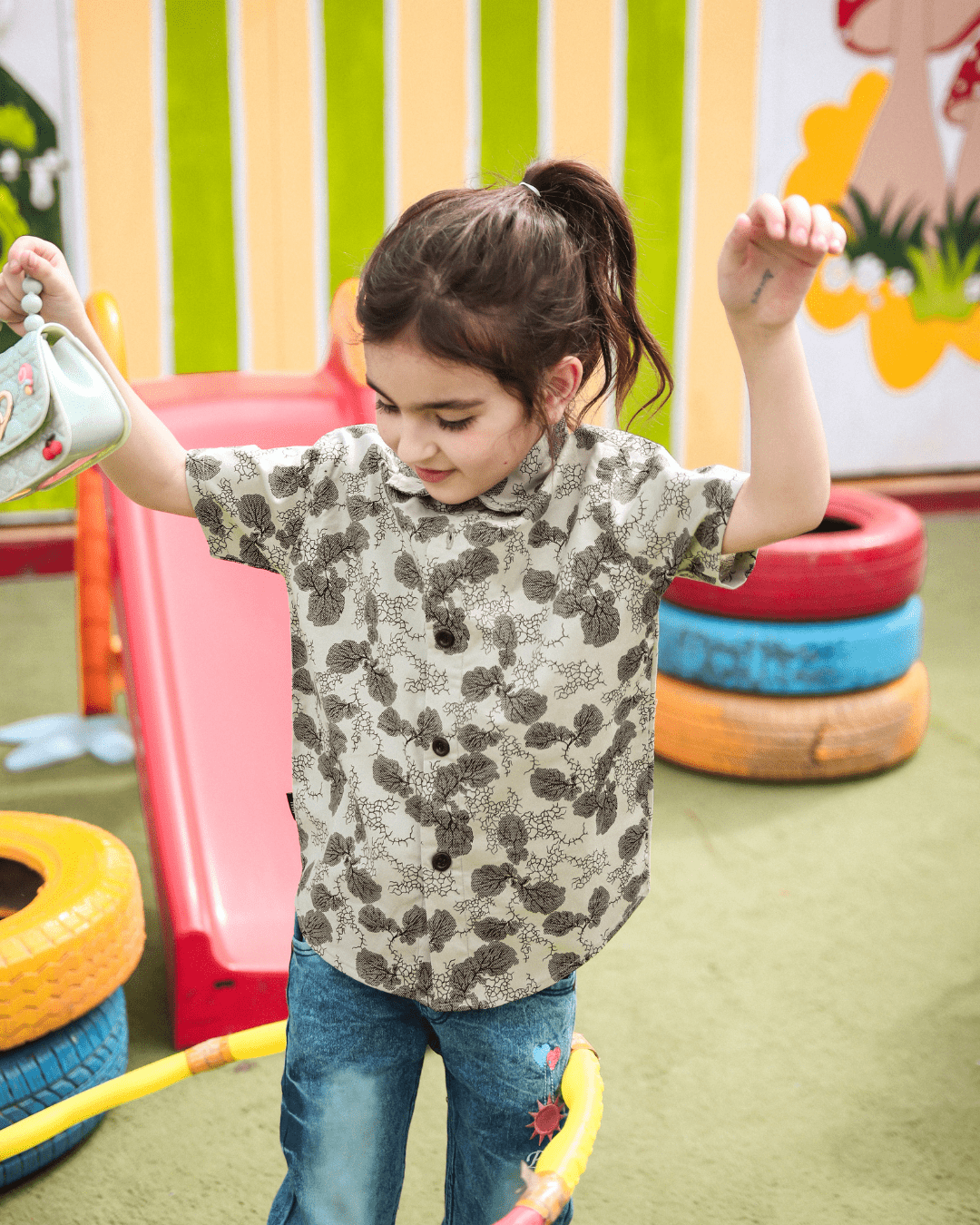 Green Patterned Short - Sleeves Unisex Kids Collared Shirt 3 - 6 Months - Premium Unisex | LEKSI Pakistan